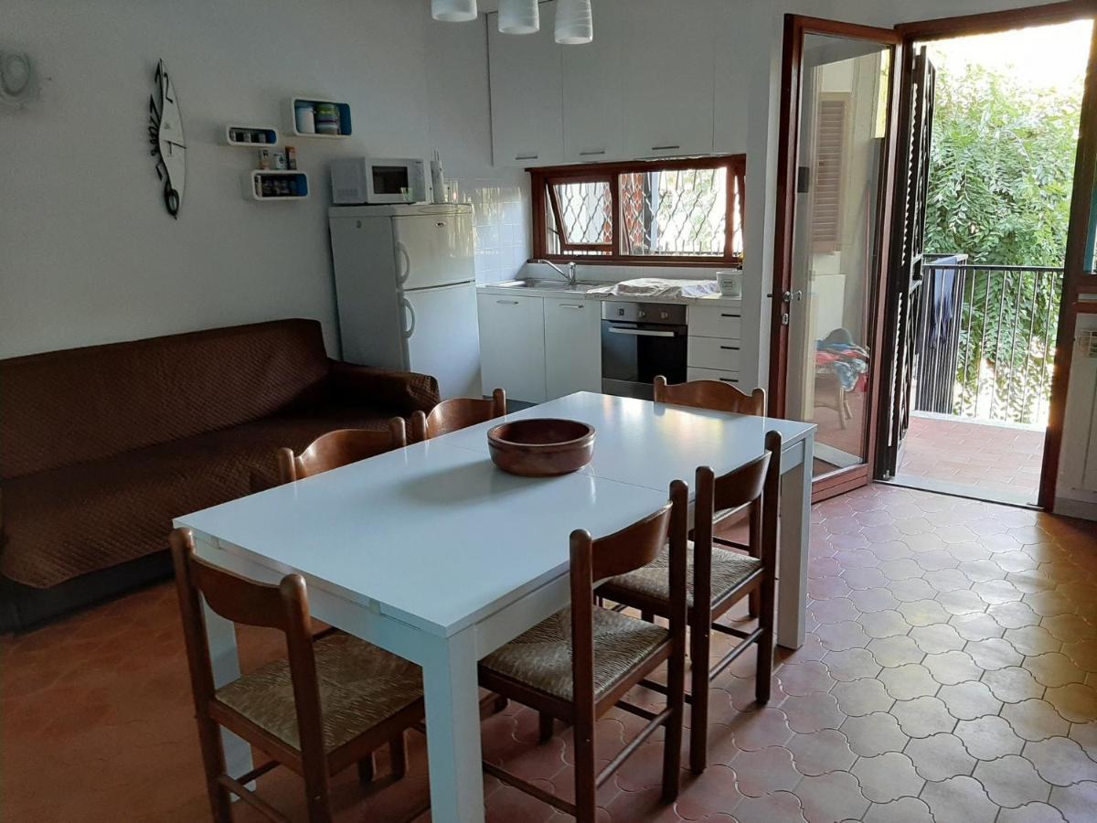 Appartamento Genziana - Con Vista Piscina E Garage Sirmione Exterior photo
