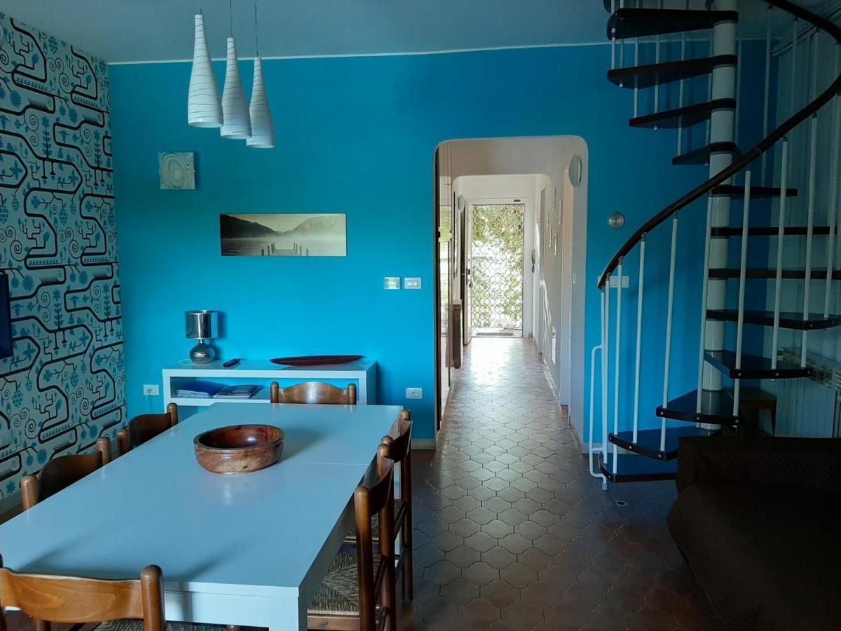 Appartamento Genziana - Con Vista Piscina E Garage Sirmione Exterior photo